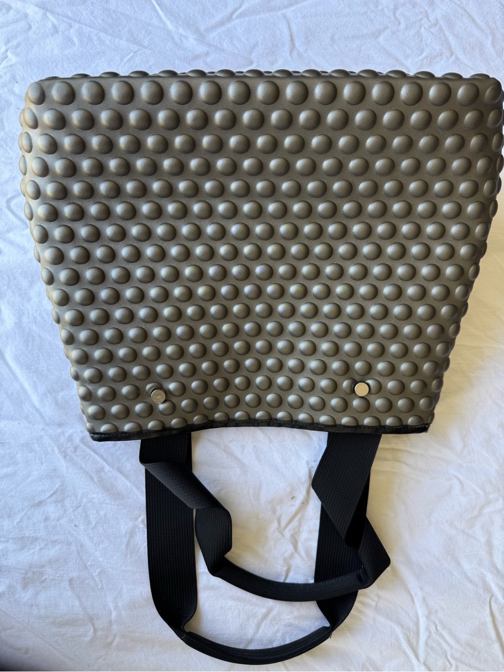 Andrea valentini Textured Bubble Tote Bag in Olive Gray - Picture 3 of 6